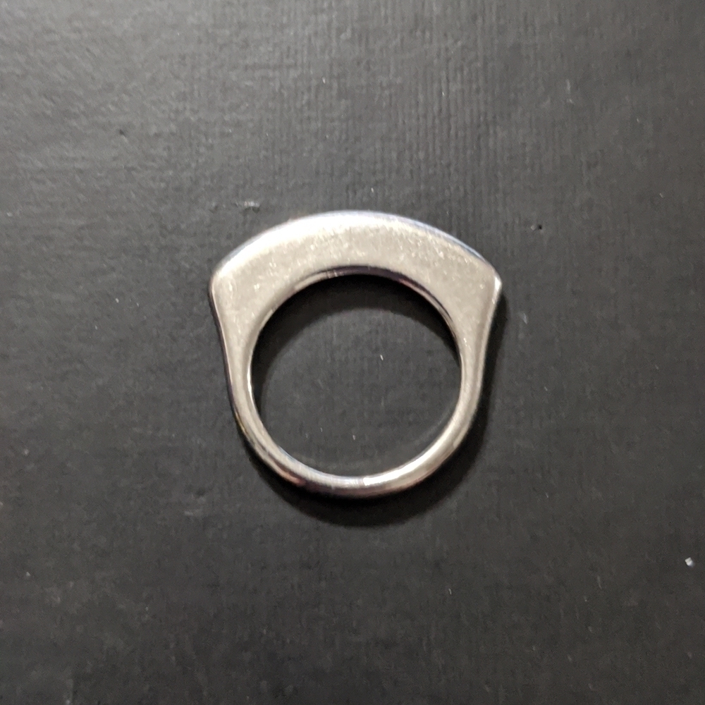 Silver Tone Slim Upright Statement Ring - size 5